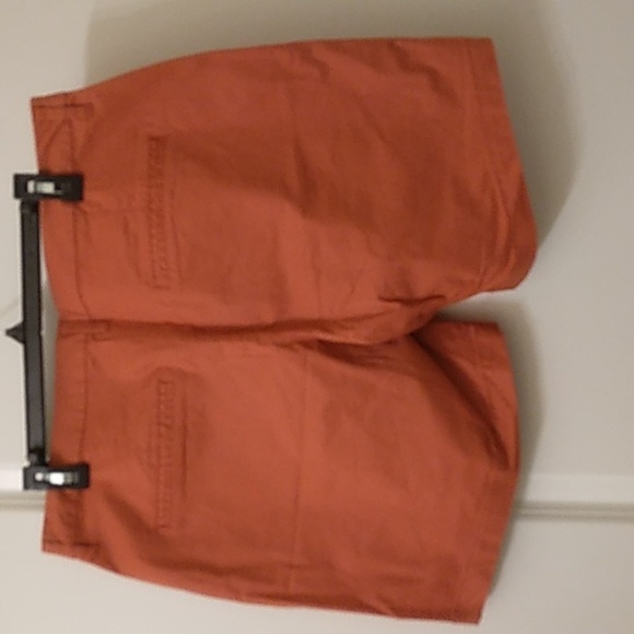 Old Navy NWOT  97% cotton 3% spandex. Color is a peach or coral - Picture 2 of 3